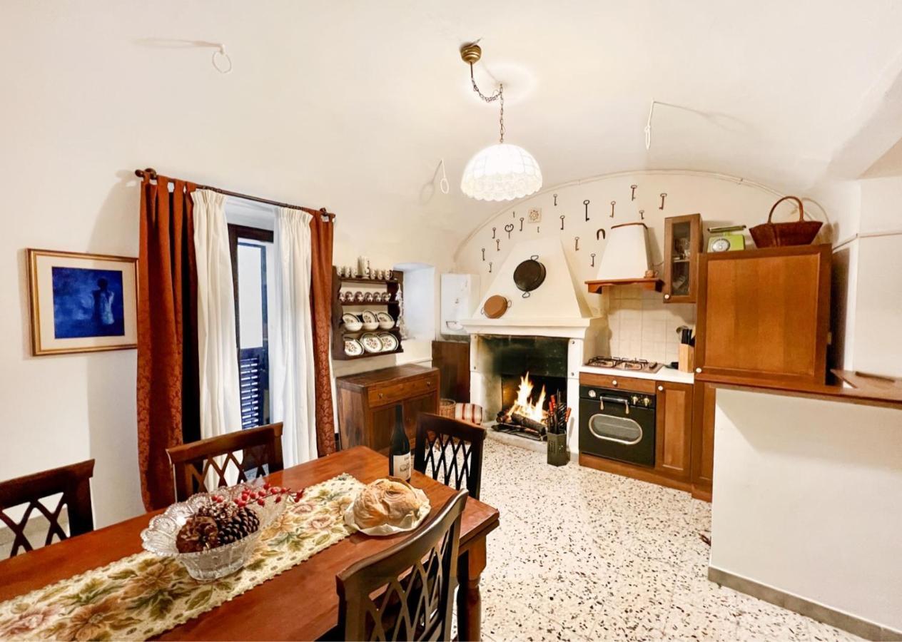 Appartement I Due Gradoni Stone House à Pacentro Extérieur photo